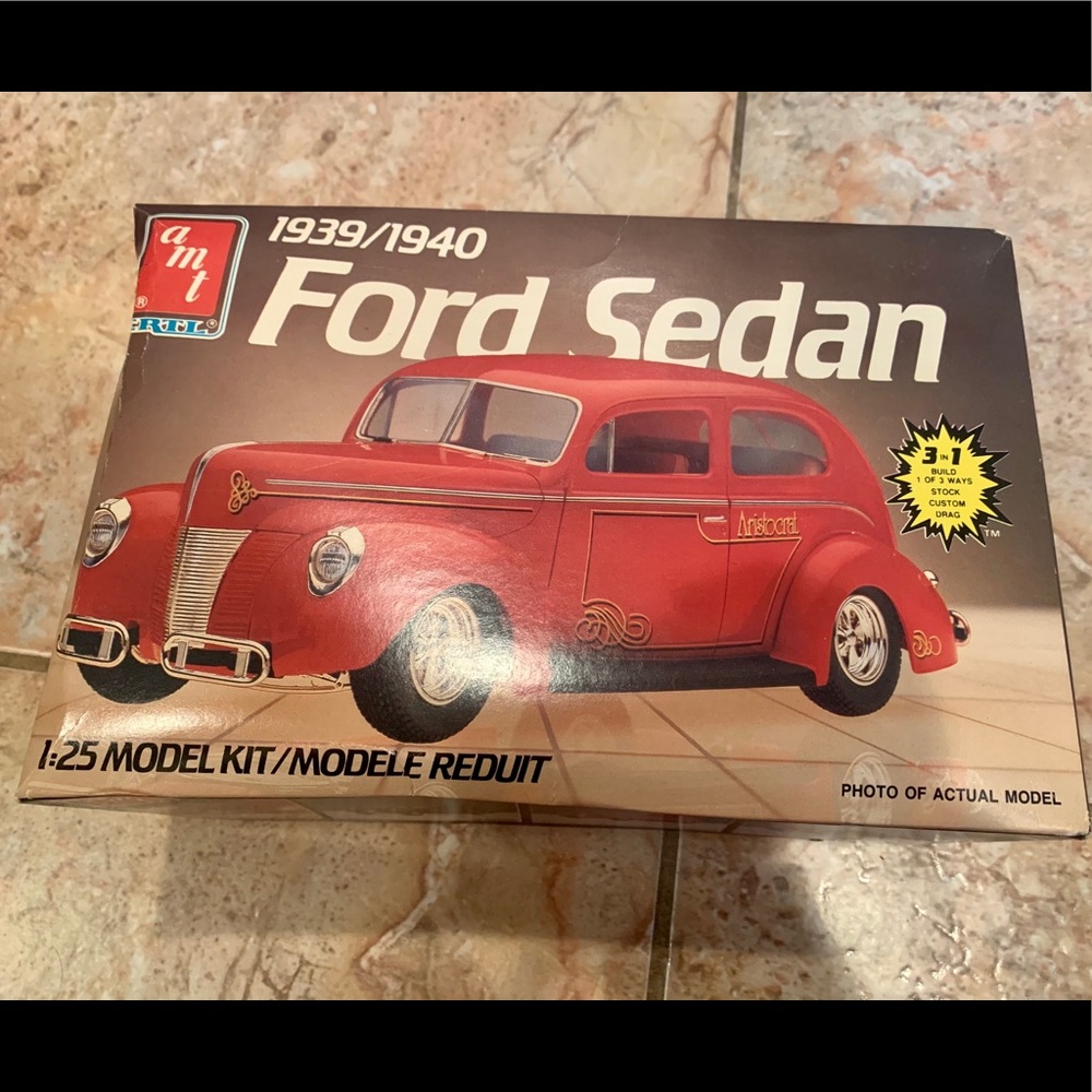 1939/1940 Ford Sedan Model Car Kit